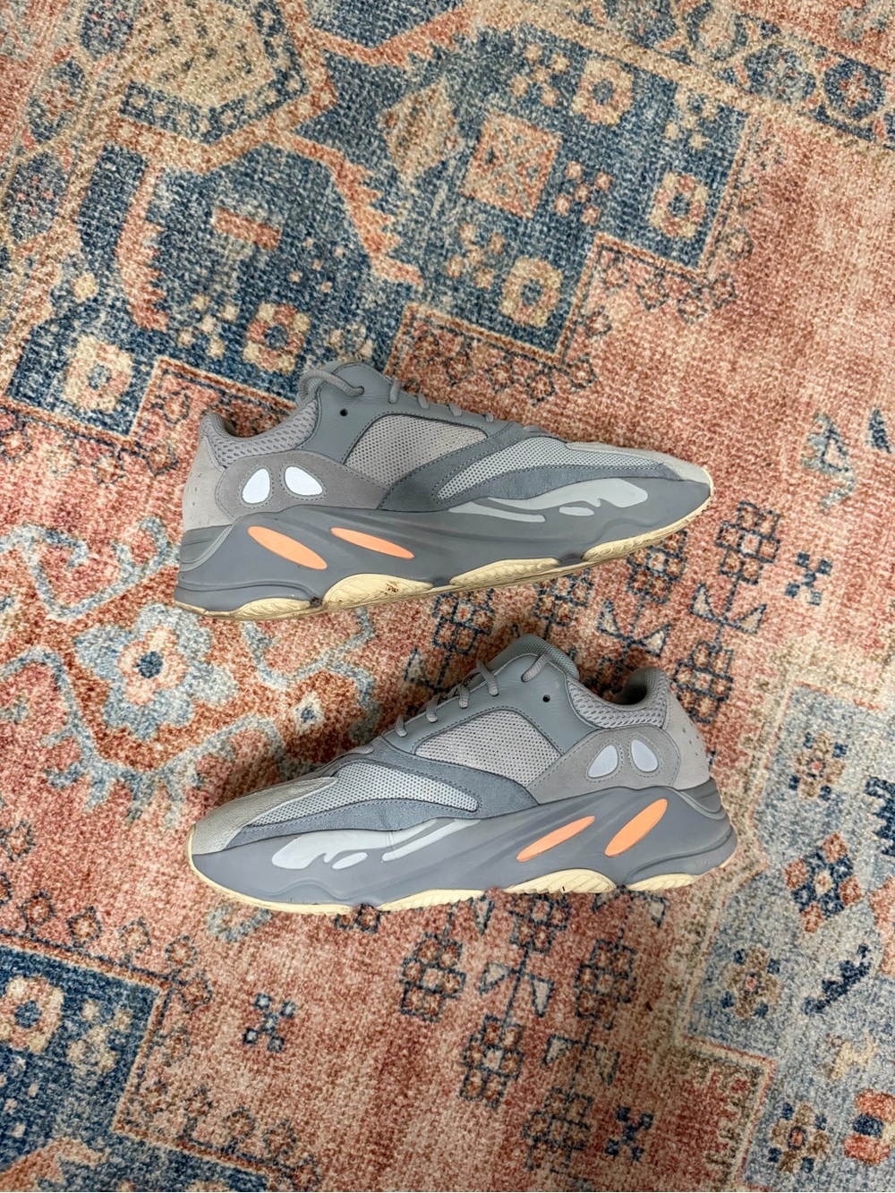 Yeezy 700 ‘Inertia’ - Picture 2 of 6